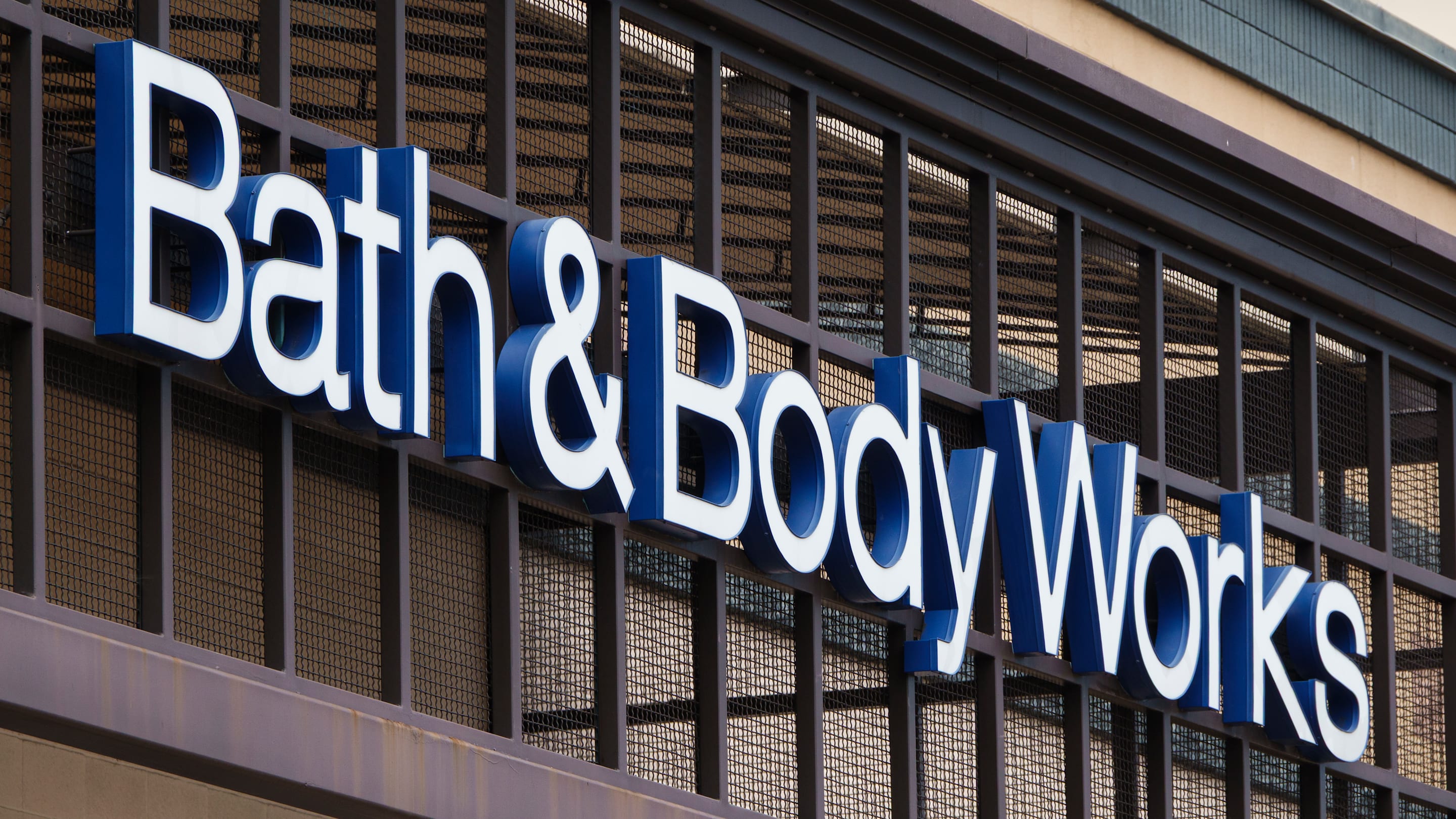 8 Discontinued Bath & Body Works Scents That We Still Miss