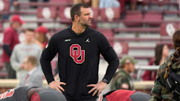 Oklahoma tight ends coach Joe Jon Finley 