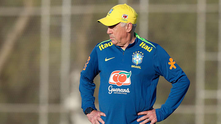 Carlo Ancelotti concedeu entrevista coletiva nesta quarta (4) Carlo Ancelotti concedeu entrevista coletiva nesta quarta (4)