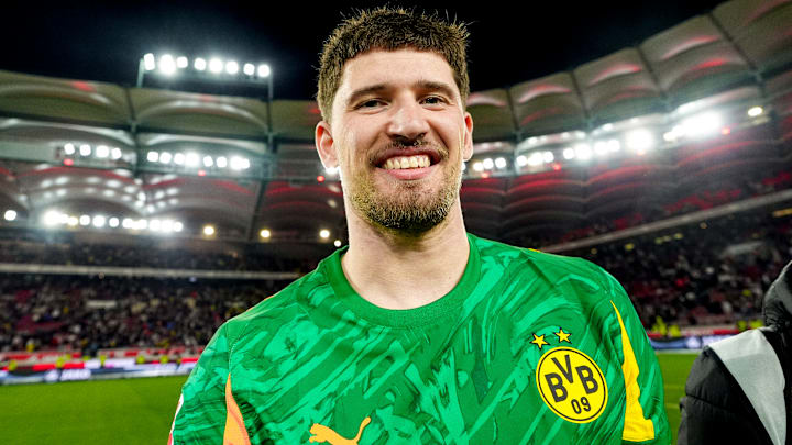 VfB Stuttgart v Borussia Dortmund - Bundesliga