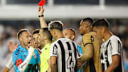 Neymar foi expulso no segundo tempo da partida contra o Botafogo