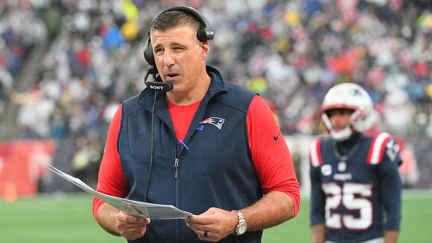 Mike Vrabel Had Good Point About Bill Belichick’s Petty Move Banning Patriots Scouts