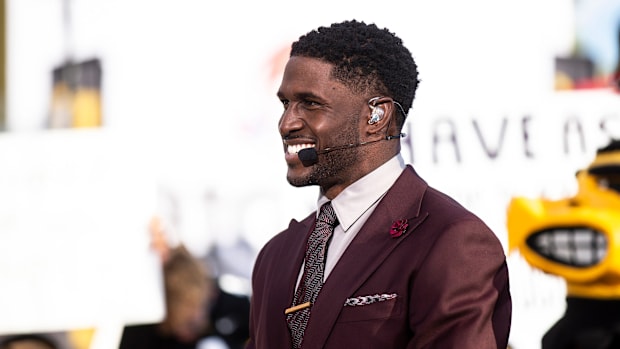 Reggie Bush speaks during the Fox Sports Big Noon Kickoff football pregame show before Iowa hosts Michigan, Saturday, Oct. 1,