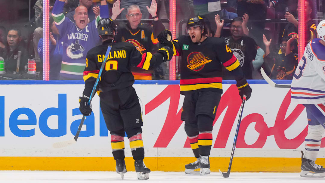 Edmonton Oilers v Vancouver Canucks Edmonton Oilers v Vancouver Canucks