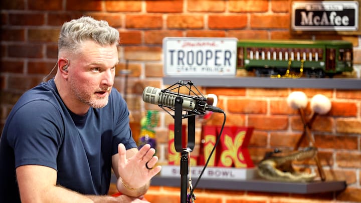 Pat McAfee calls Darian DeVries 'public enemy number one' for leaving West  Virginia to Indiana