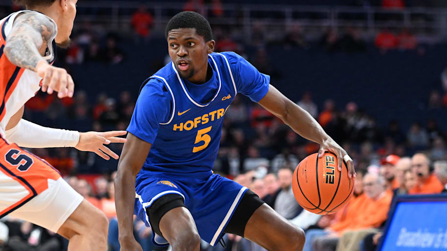 Hofstra guard Cruz Davis could light it up against high-major competition in the NCAA tournament.