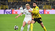 Emre Can im Zweikampf mit Conrad Harder