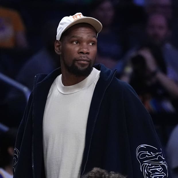 BREAKING: Kevin Durant Fires Back at Warriors Fans Amid Social Media Squabble -kien123