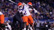 Nov 16, 2024; San Jose, California, USA; Boise State Broncos running back Ashton Jeanty (2) runs for a touchdown against the San Jose State Spartans in the second quarter at CEFCU Stadium. Mandatory Credit: Cary Edmondson-Imagn Images