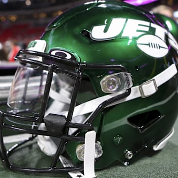 Aug 15, 2019; Atlanta, GA, USA; New York Jets helmet on the sideline against the Atlanta Falcons in the second half at Mercedes-Benz Stadium. Mandatory Credit: Brett Davis-Imagn Images