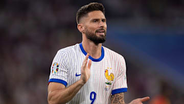 Olivier Giroud a eu le droit à un bel hommage des fans tricolores.