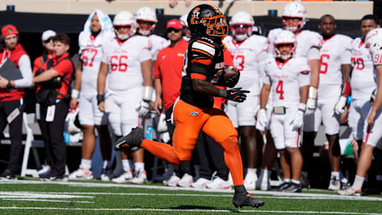 Oklahoma State Cowboys running back Rodney Fields Jr. (20) runs to the end zone to score a touchdown after a reception during a college football game between the Oklahoma State Cowboys (OSU) and the Houston Cougars at Boone Pickens Stadium in Stillwater, Okla., Saturday, Oct. 11, 2025.
