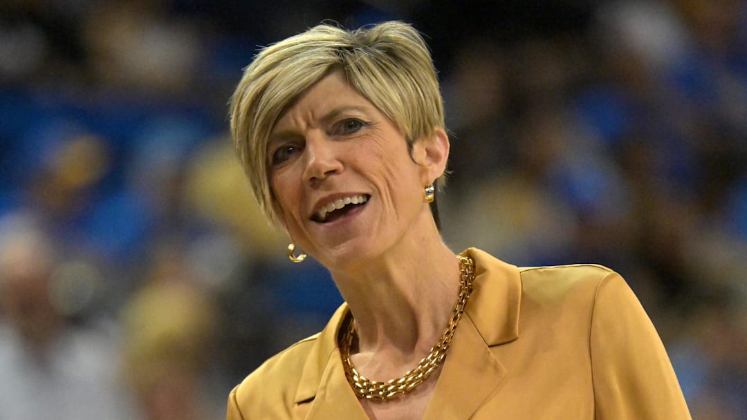  Iowa Hawkeyes head coach Jan Jensen