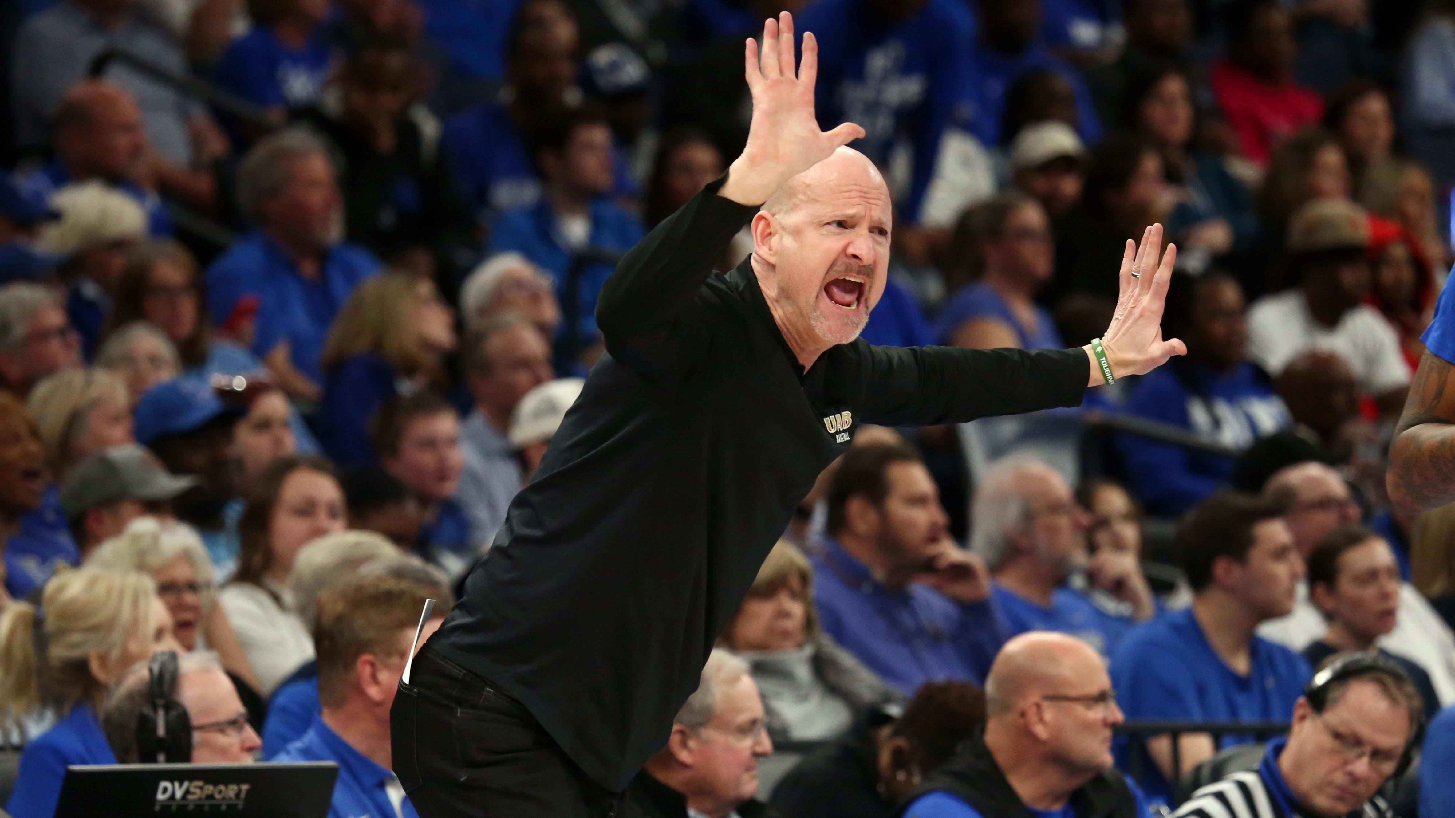 UAB Blazers head coach Andy Kennedy reacts during a loss to San Diego State.