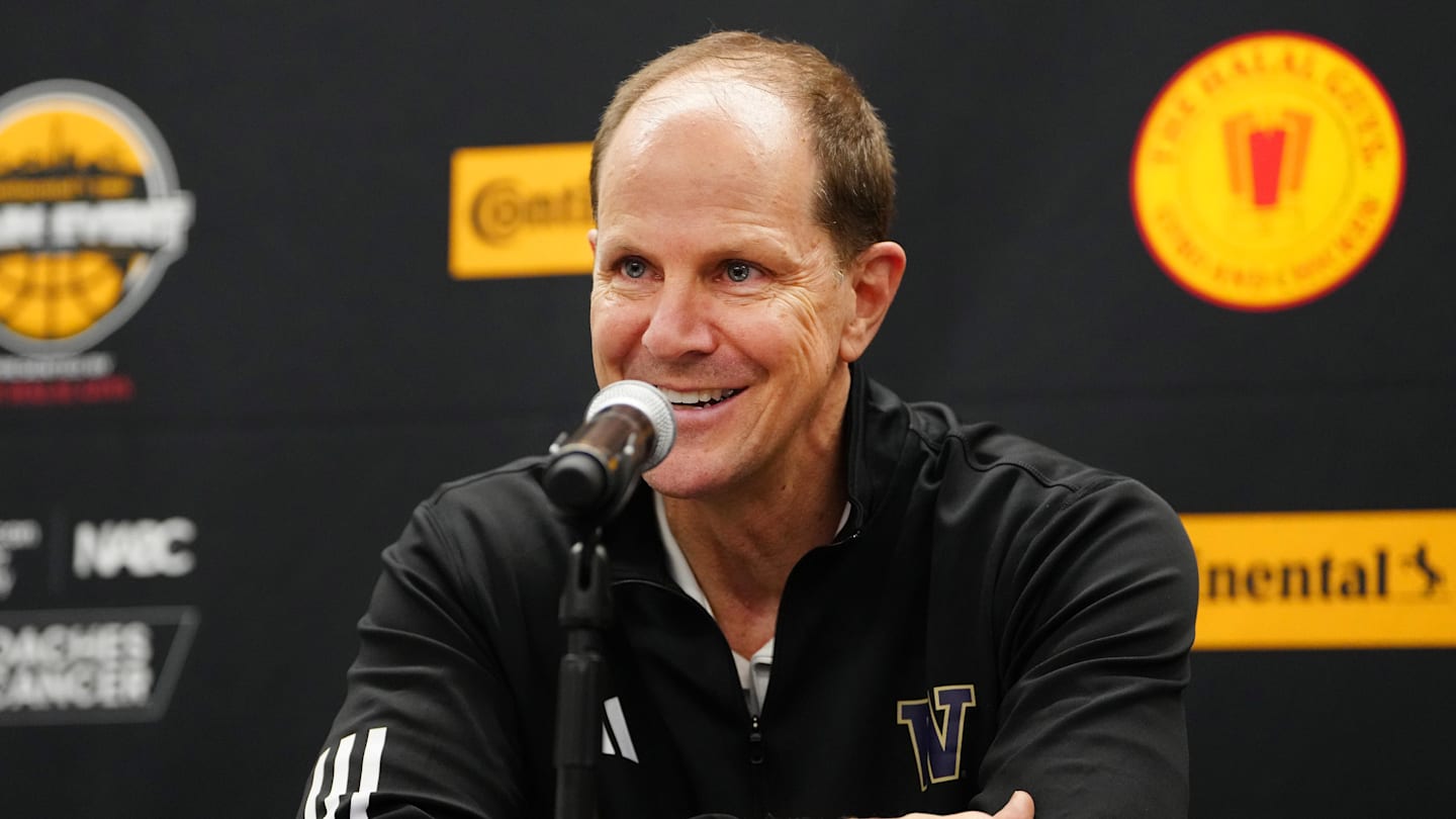Former Syracuse Coach Mike Hopkins Joins Pelicans Staff