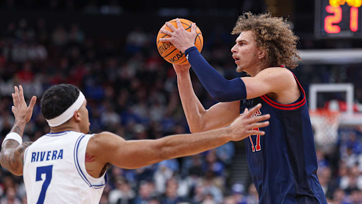 Mar 6, 2026; Newark, New Jersey, USA; St. John's basketball forward Rubén Prey (17) looks to pass during the first half as Seton Hall Pirates forward Josh Rivera (7) defends at Prudential Center.