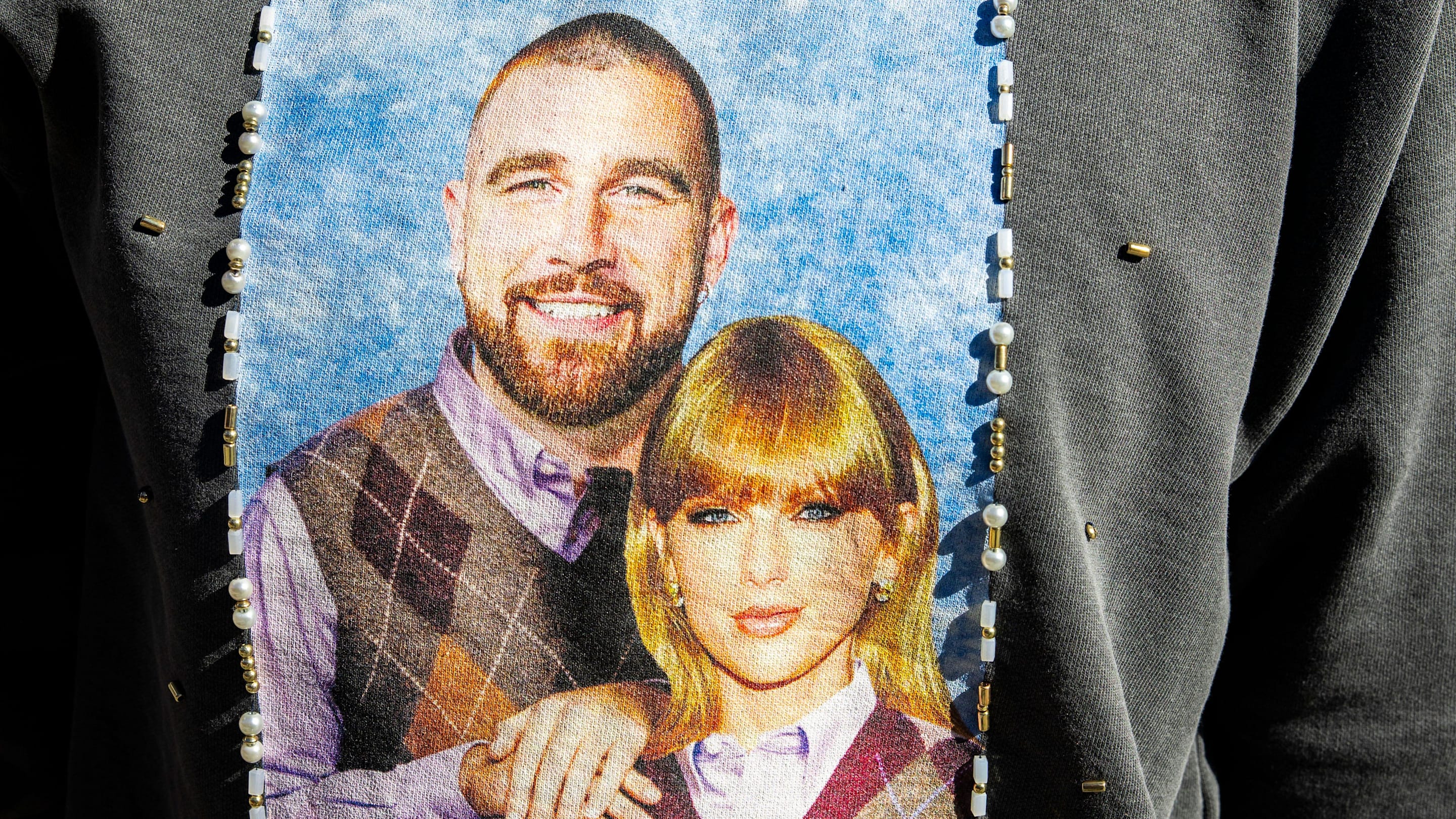 Taylor Swift 'New Heights' podcast interview with Travis Kelce, Jason (FULL VIDEO)
