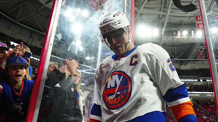 Apr 2, 2023; Raleigh, North Carolina, USA;  New York Islanders left wing Anders Lee (27) comes off