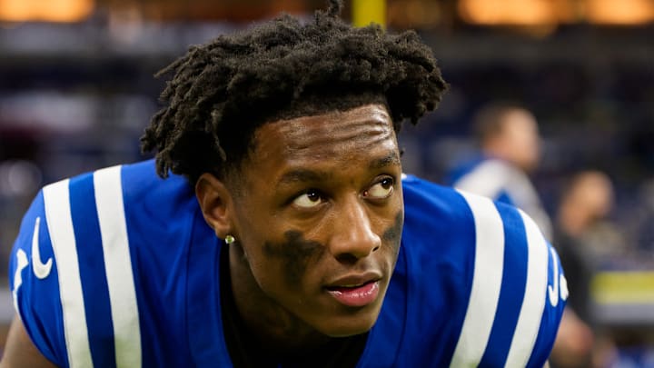 Sauce Gardner of the Indianapolis Colts in warmups