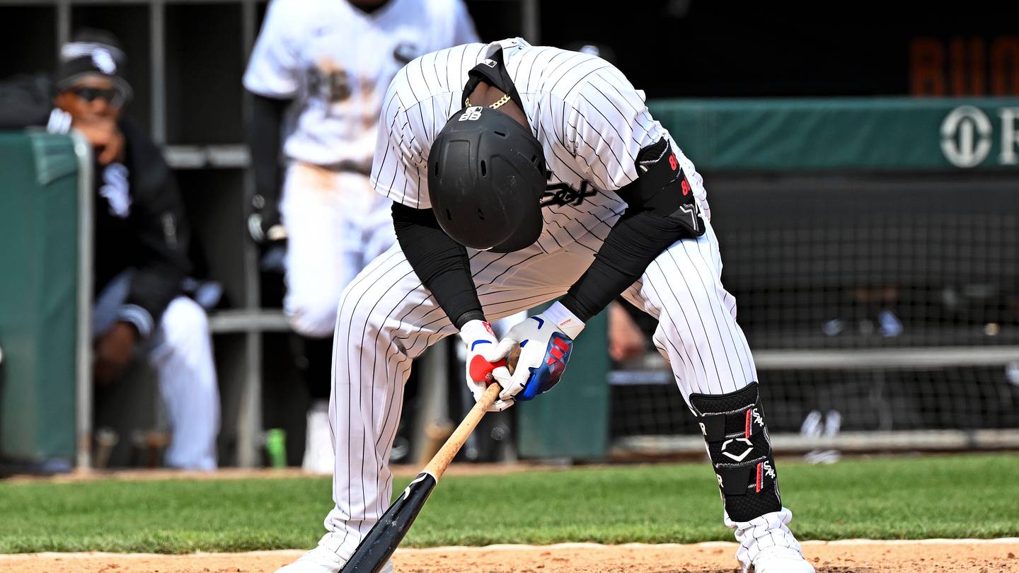 It just got even worse for the Chicago White Sox with Luis Robert Jr's injury - Vimarsana News