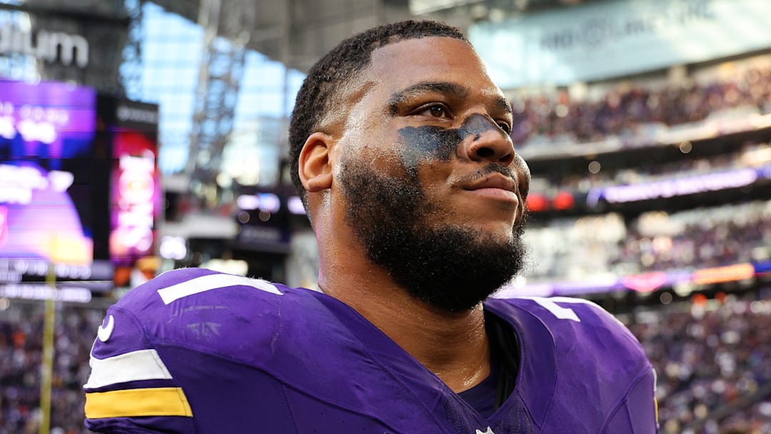 Chicago Bears v Minnesota Vikings - NFL 2025