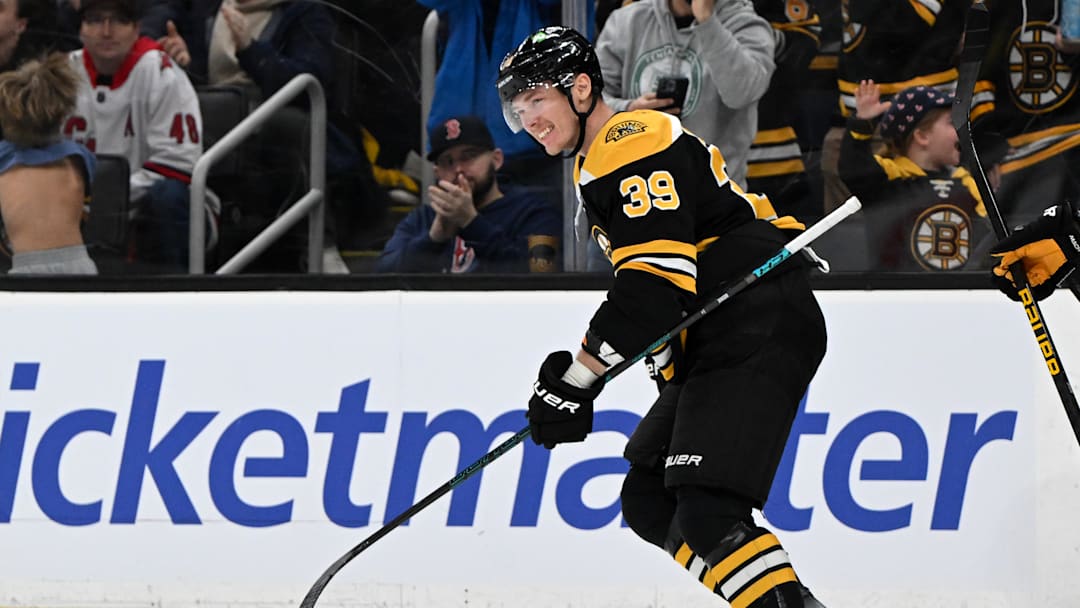 Carolina Hurricanes v Boston Bruins