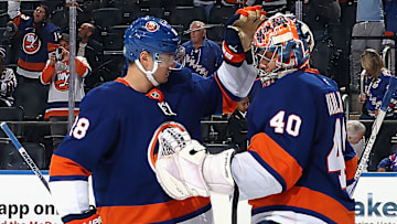 New York Islanders got a big comeback win against the New York Rangers on Friday night by a score of 5-2.