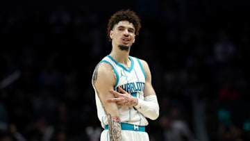 Phoenix Suns v Charlotte Hornets