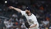 The former Tigers pitcher is heading to the Braves