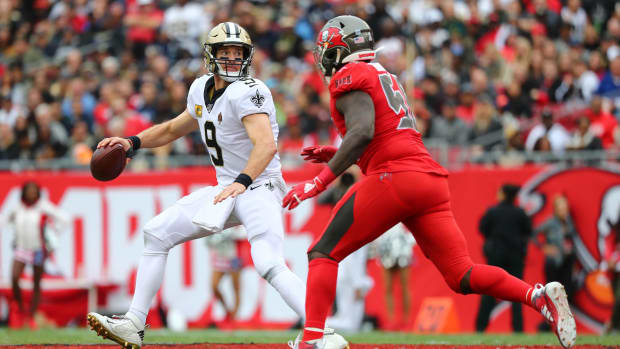 Barrett Chases Drew Brees