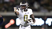 Huskies wide receiver Giles Jackson has signed with the Philadelphia Eagles as an undrafted free agent.