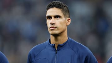 Est-ce que Raphaël Varane reprendra très vite avec Manchester United ?
