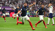 Francia avanza a semifinales al eliminar 2-1 a Inglaterra.