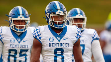 South Carolina football had a false commitment announcement from On3 for former Kentucky pass-catcher Izayah Cummings. He actually committed to Louisville.