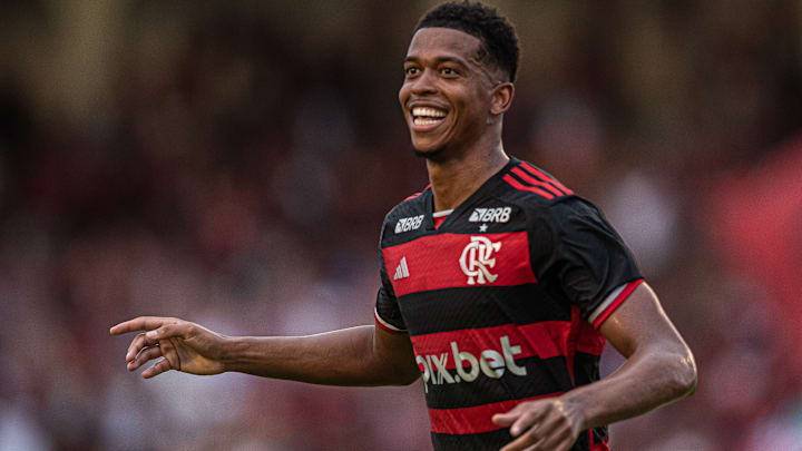 Carlinhos, atacante do Flamengo em 2025
