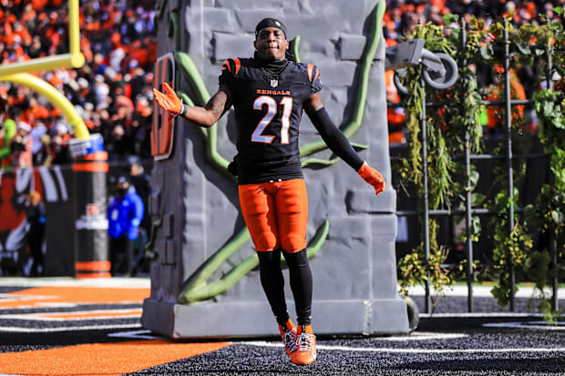 Cincinnati Bengals cornerback Mike Hilton runs onto the field before the game against the Cleveland Browns.