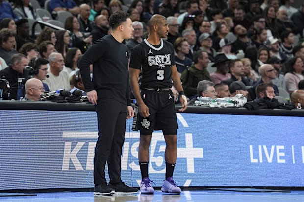 San Antonio Spurs acting head coach Mitch Johnson and guard Chris Paul (3) in the second half against the LA Clippers at Fros