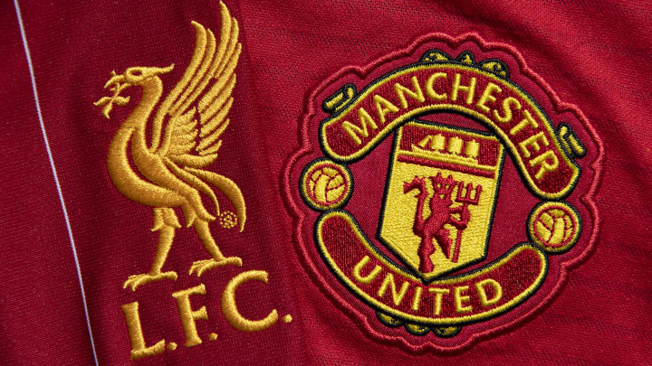 Liverpool ve Manchester United armaları Liverpool ve Manchester United armaları