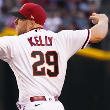 Arizona Diamondbacks' Merrill Kelly (29) pitches against the Padres at Chase Field on April 8, 2022.