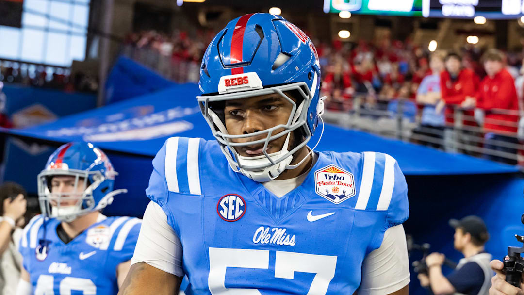 An offensive lineman with playoff experience is headed to Auburn