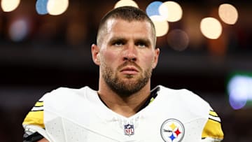 Pittsburgh Steelers v Cleveland Browns
