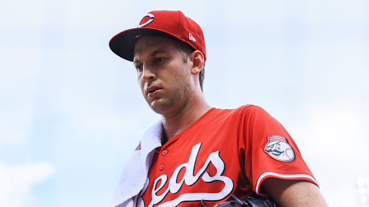 Cincinnati Reds starting pitcher Nick Lodolo (40) walks