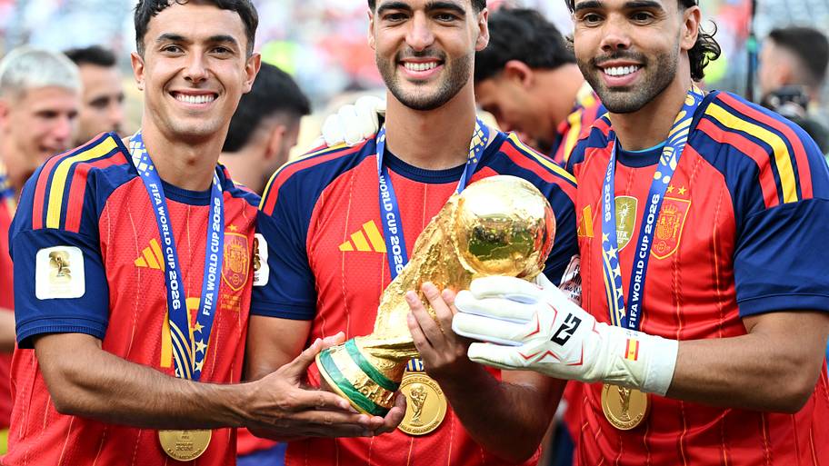 Martín Zubimendi, Mikel Merino, David Raya