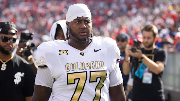 Oct 19, 2024; Tucson, Arizona, USA; Colorado Buffalos offensive tackle Jordan Seaton (77) against the Arizona Wildcats at Ari