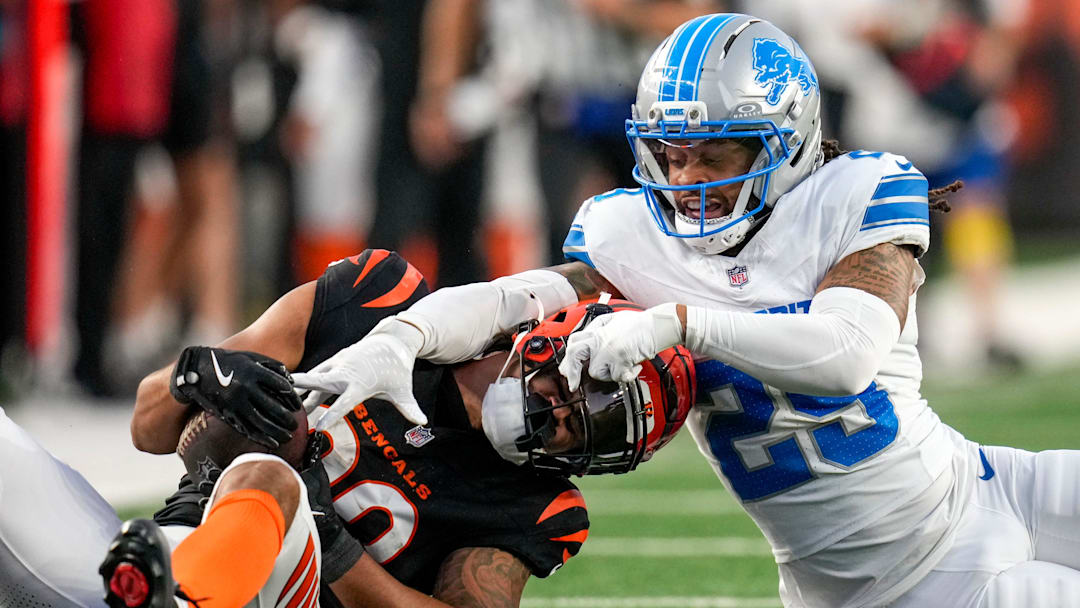 Detroit Lions cornerback Avonte Maddox (29) tries to pull the ball away from Cincinnati Bengals wide receiver Andrei Iosivas (80) after a catch in the fourth quarter of the NFL Week 5 game between the Cincinnati Bengals and the Detroit Lions at Paycor Stadium in downtown Cincinnati on Sunday, Oct. 5, 2025. The Bengals continued a losing streak, falling 37-24 to the Lions.