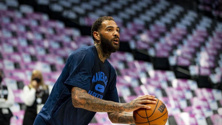 Oct 6, 2021; Dallas, Texas, USA; Dallas Mavericks center Willie Cauley-Stein (33) warms up before the game against the Utah Jazz at the American Airlines Center. Mandatory Credit: Jerome Miron-USA TODAY Sports