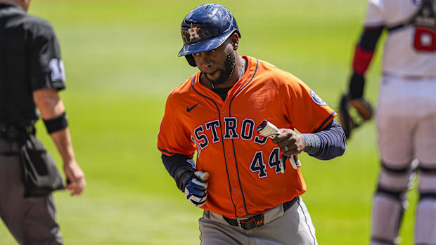 Astros Star Yordan Alvarez Leaves Rangers Game with Apparent Injury