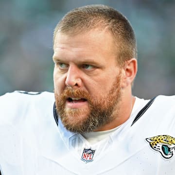 Nov 3, 2024; Philadelphia, Pennsylvania, USA; Jacksonville Jaguars guard Brandon Scherff (68) against the Philadelphia Eagles at Lincoln Financial Field. Mandatory Credit: Eric Hartline-Imagn Images