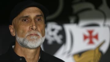 Álvaro Pacheco ainda não venceu no comando do Vasco