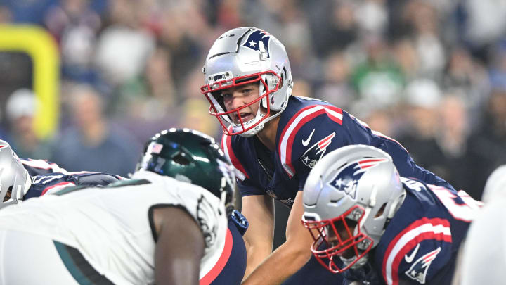 Aug 15, 2024; Foxborough, Massachusetts, USA; New England Patriots quarterback Drake Maye (10) waits for a snap against the Philadelphia Eagles zduring the first half at Gillette Stadium. Mandatory Credit: Brian Fluharty-USA TODAY Sports